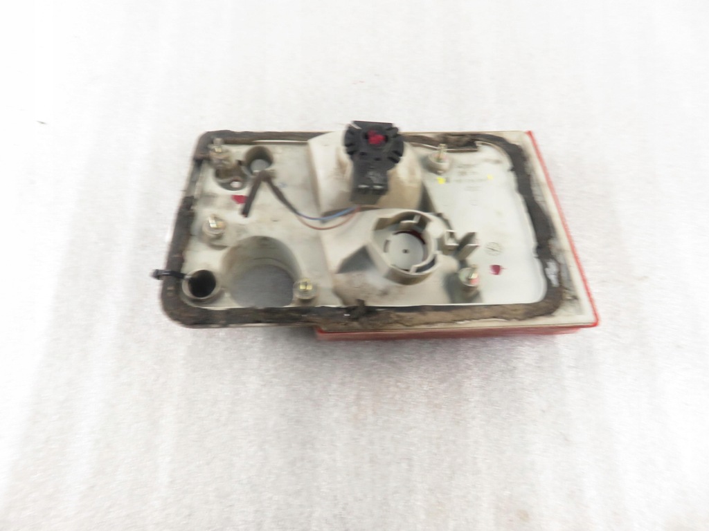 ΔΕΞΙ ΦΩΤΙΣΤΙΚΟ ΠΙΣΩ ΠΟΡΤΑΣ AUDI A6 C4 4A0945094F Product image