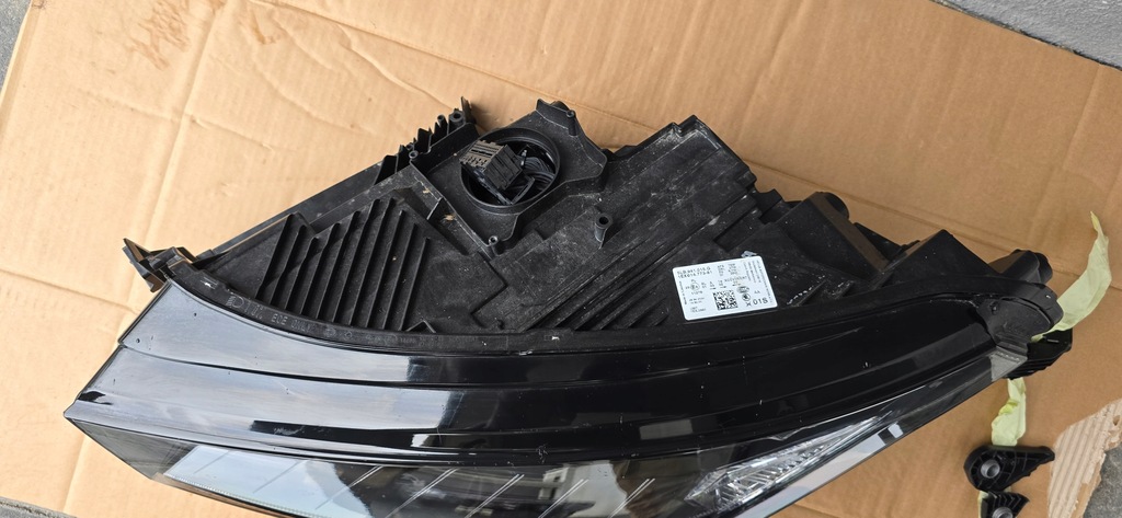 ΛΑΜΠΑ VOLVO V40 ΔΕΞΙΑ LED 31677019 Product image