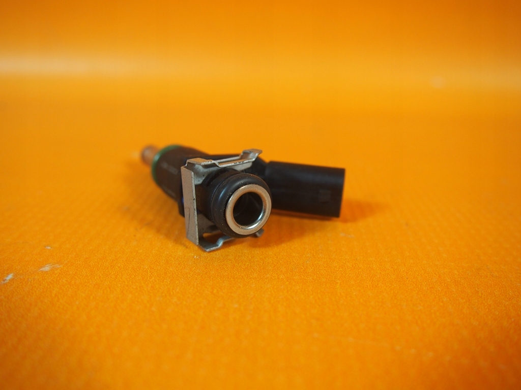 Audi A6 4G CRE Fuel Injector 06e906031 36KM Product image