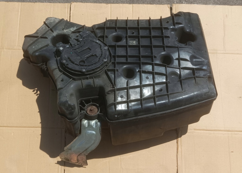 MERCEDES W213 E-CLASS ADBLUE TANK PUMP 2.0 CDI Product image