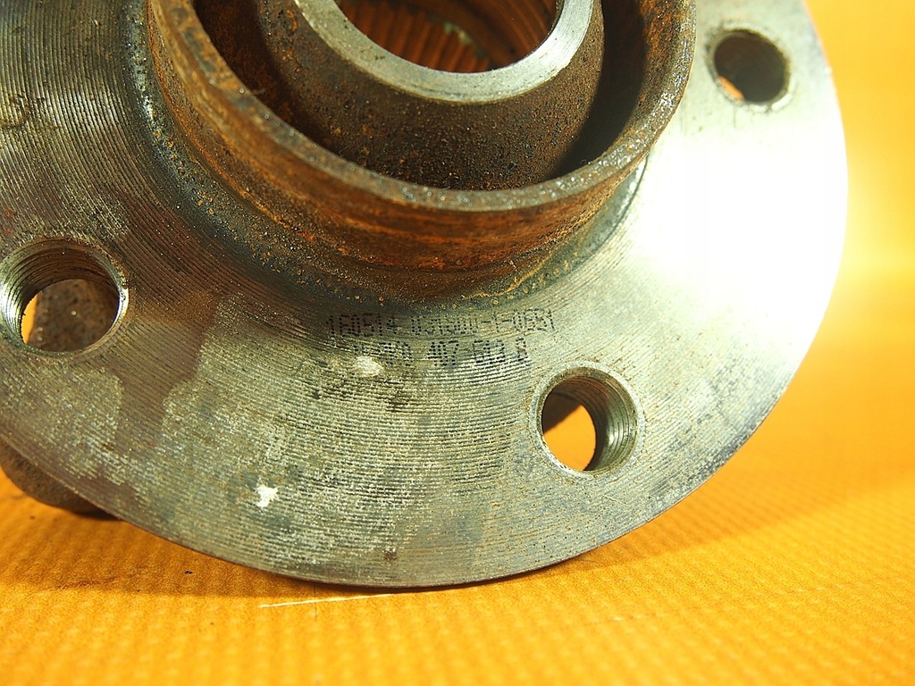 Audi A7 4G LIFT 32KM Hub Bearing 8k0407613b / 8k0407625p Product image