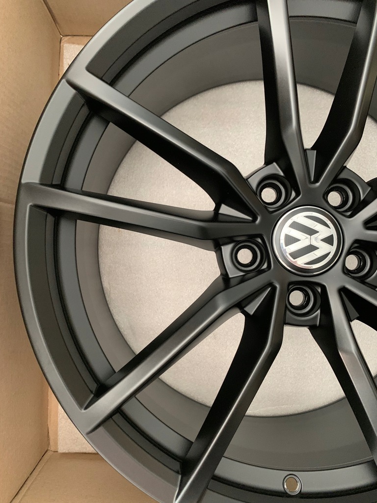19” Felgi VW Golf Pretoria Komplet 8J ET50 Czarny Mat 5G0601025AJ/CK Product image