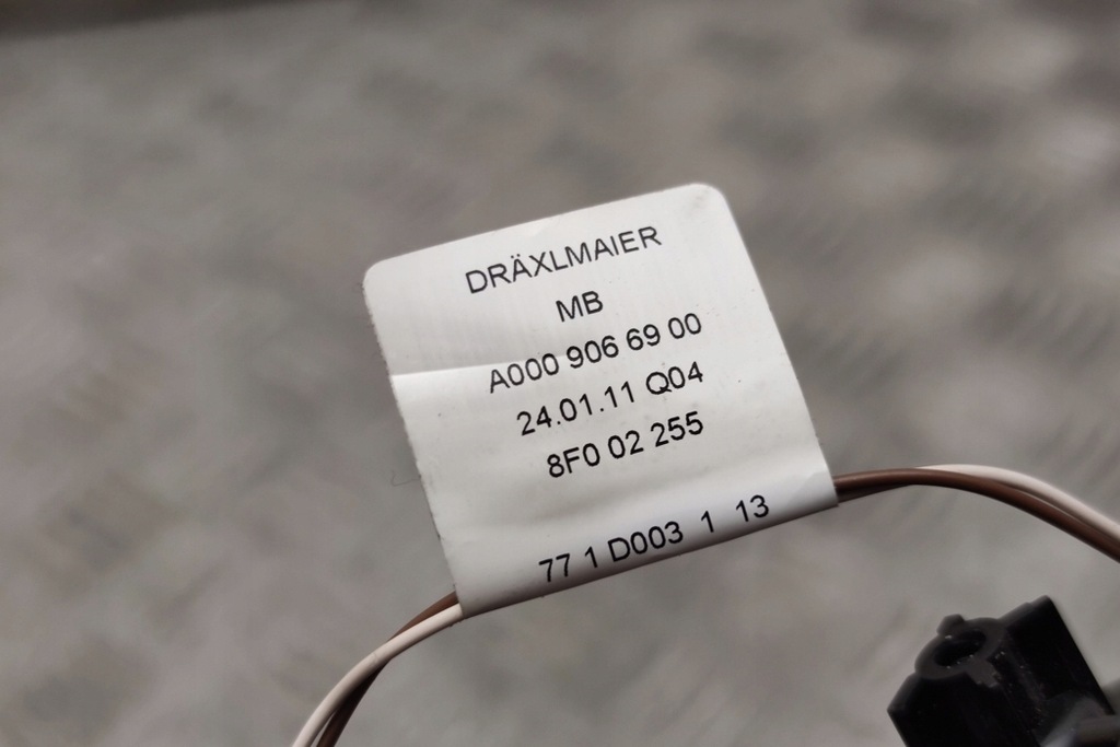 Πίσω αριστερή εσωτερική λαβή Mercedes-Benz GLE (W166) A1667600561 2.1L Product image