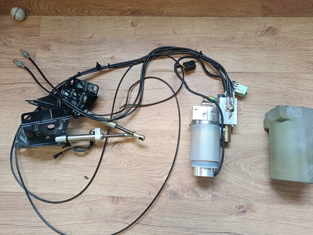 BMW E46 ΟΡΟΦ ΥΔΡΑΥΛΙΚΗ ΑΝΤΛΙΑ 8234530 Product image