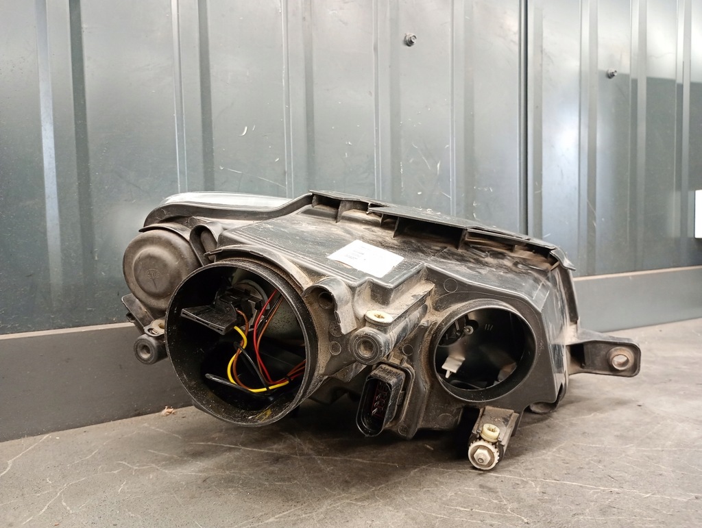 3C0941005Q Αριστερά προβολέας VW Passat B6 Hella Product image