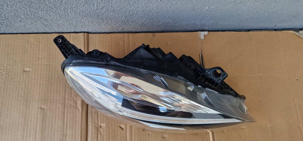 ΛΑΜΠΑ VOLVO V40 ΔΕΞΙΑ LED 31677019 Product image