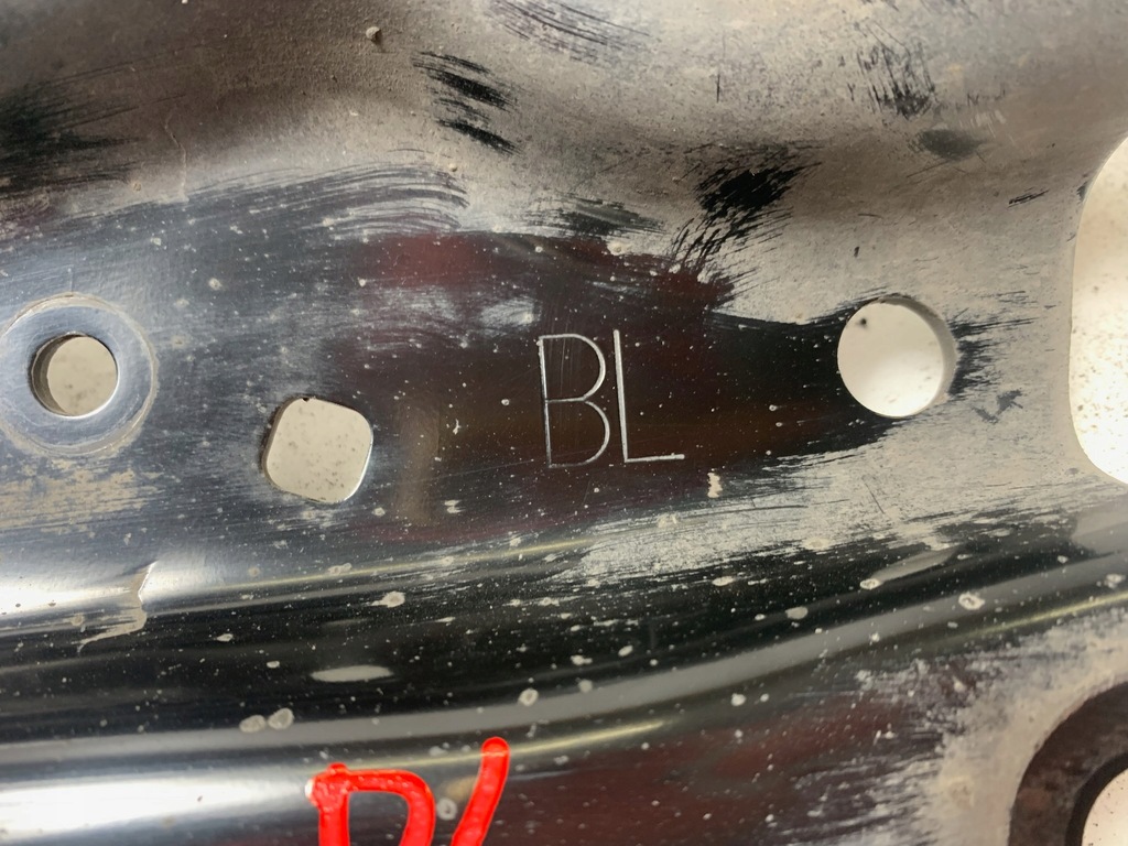 P4 Toyota RAV4 RAV -4 V 5 2020 - Πίσω οπίσθιο swingarm αριστερά Product image