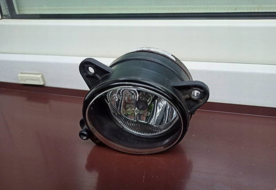 Αριστερός προβολέας ομίχλης αλογόνου VW Transporter T5 Skoda Fabia II Product image