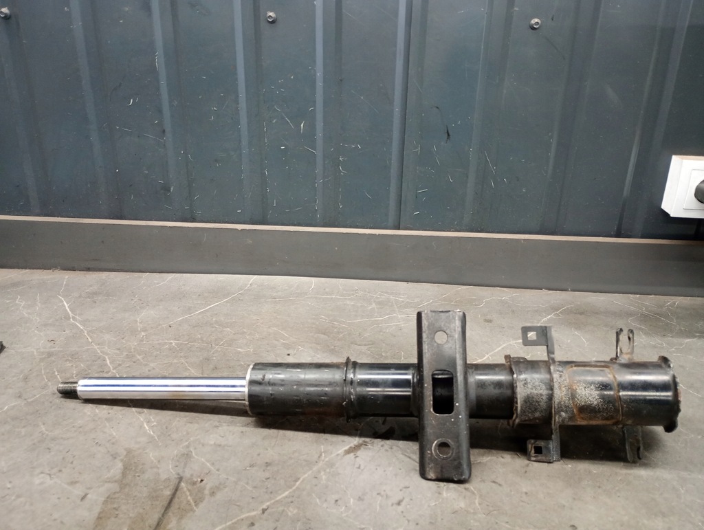 A4473203300 Δεξιά/Lewy Mercedes V-Class Vito W447 AMG 14-23 SHOCK ABROWER Product image