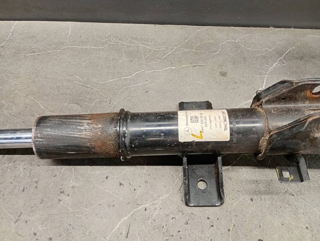 A4473203300 Δεξιά/Lewy Mercedes V-Class Vito W447 AMG 14-23 SHOCK ABROWER Product image