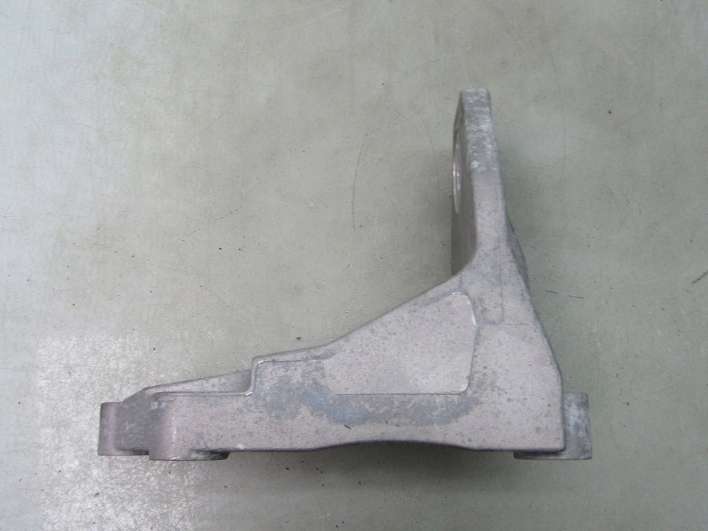 LEAF II ZE1 21R Στήριγμα ΚΙΝΗΤΗΡΑ ΜΠΡΟΣ ΔΕΞΙ ΚΙΒΩΤΙΟ Product image