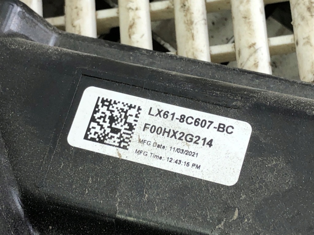 LX61-8C607-BC Ford Escape IV 2.0B 19-24 Στέγαση ανεμιστήρα Product image