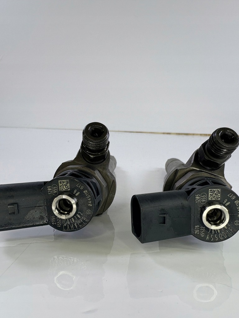 BMW F10 F31 3.0D 2.0D INJECTOR 7810702 Product image