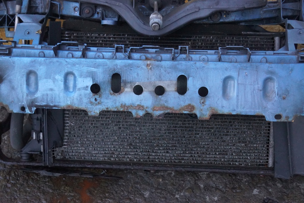 PAS PRZEDNI CHŁODNICE FORD FOCUS MK2 LIFT 1.8 B Product image