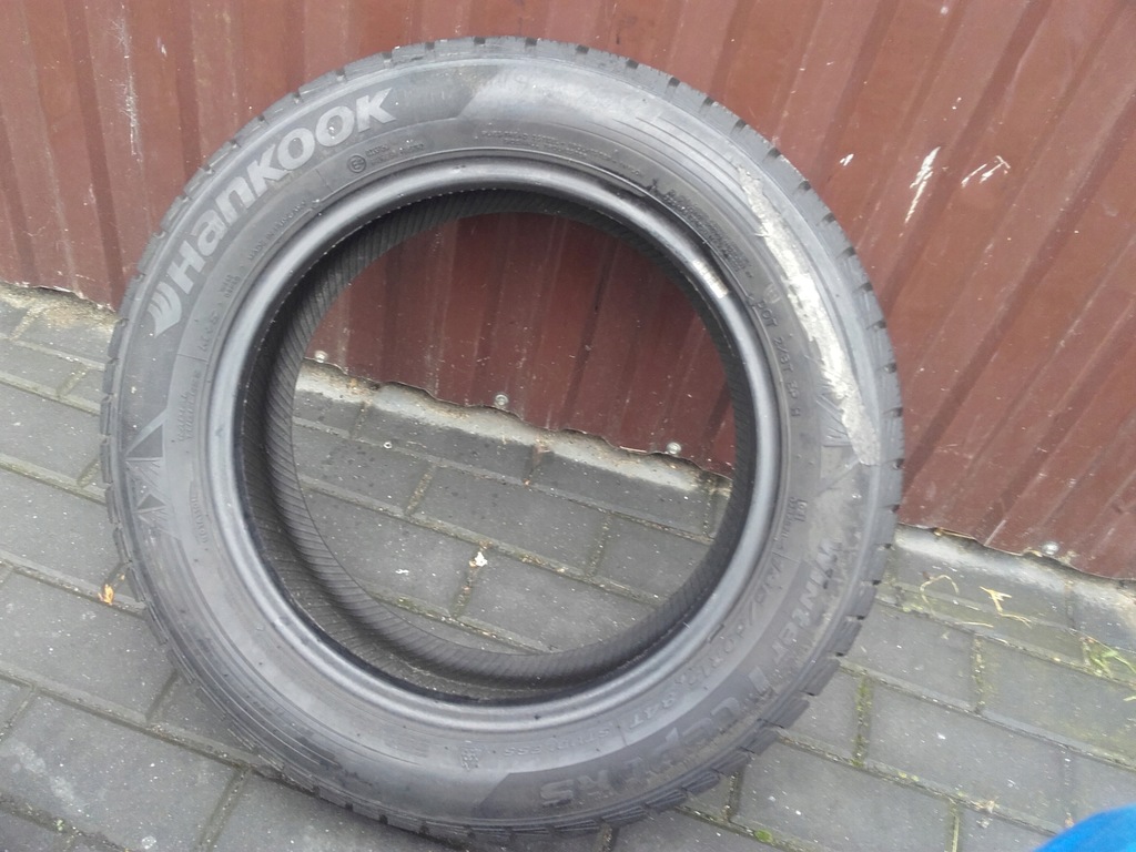 HANKOOK WINTERICEPTRS 185/60R15 84T 752C Product image