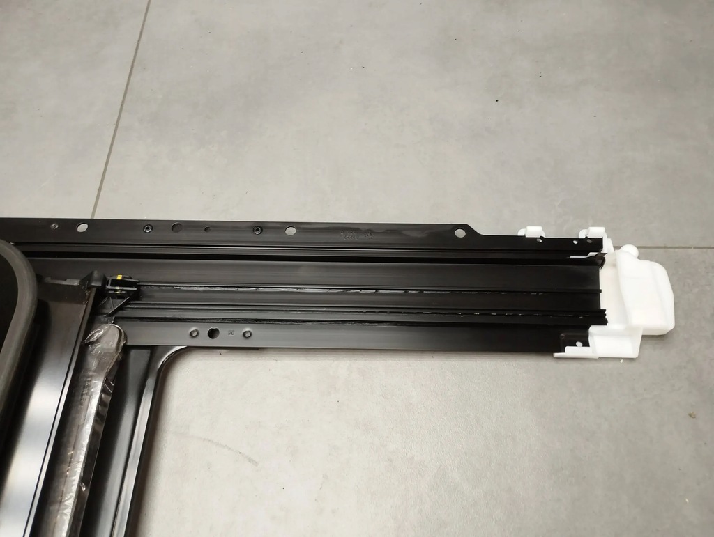 Audi A5 Sportback 8TA Sunroof 8T8877041E Product image