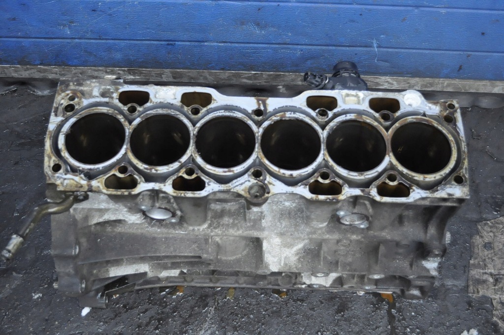 VOLVO S80 V70 XC70 XC90 3.2 B ENGINE BLOCK B6324S Product image