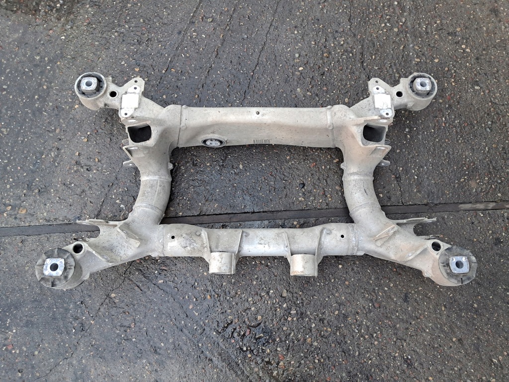 Φόρος δοκού πίσω ανάρτηση 6 770 828 BMW E60 E61 520d 530d 520i 530i Product image