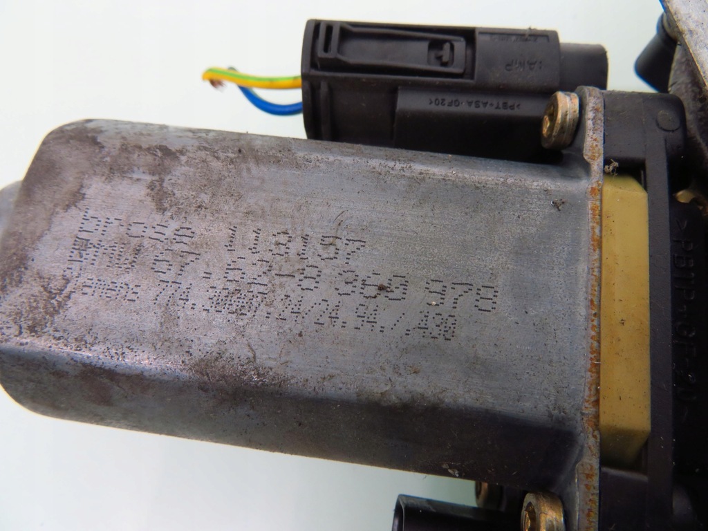PODNOŚNIK SZYBY PRAWY PRZEDNI BMW E36 8360978 Product image