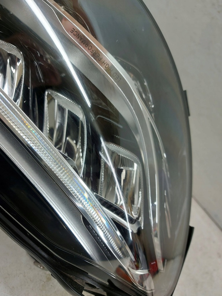Mercedes-Benz C Class 205 W205 Ανυψώστε το δεξί μπροστινό φανό προβολέα Product image