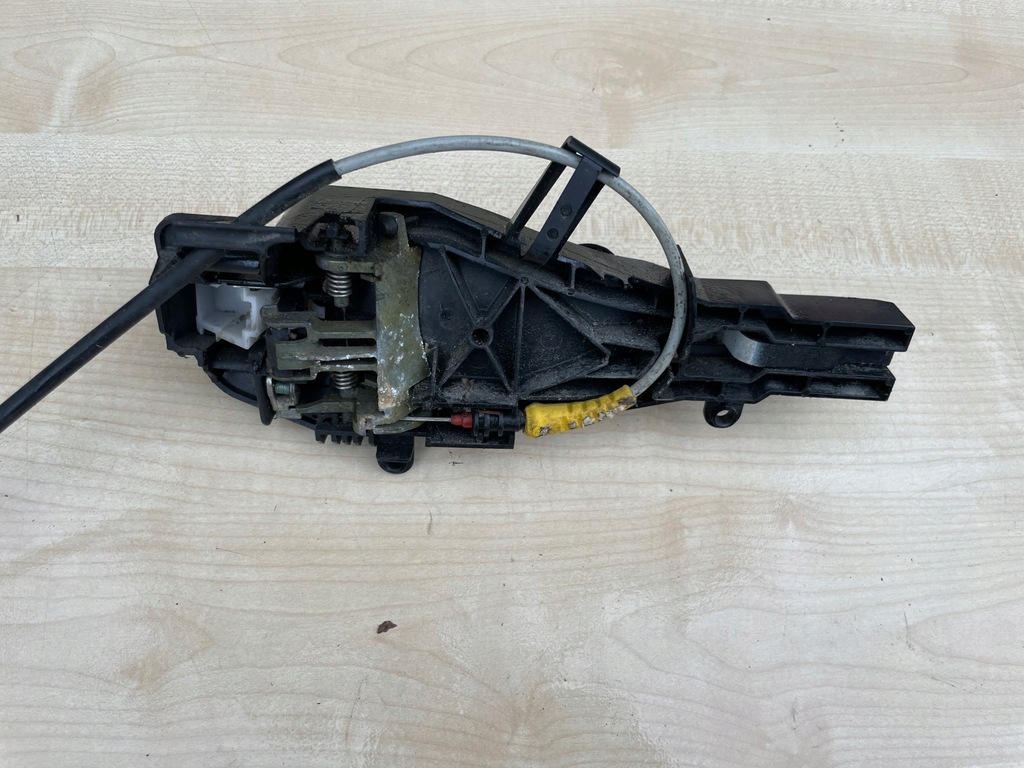 ΕΞΩΤΕΡΙΚΗ ΠΙΣΩ ΑΡΙΣΤΕΡΗ ΛΑΒΗ ΤΗΣ ΠΟΡΤΑΣ BMW X5 E70 Product image