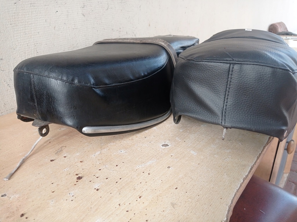 SHL M11 - Μέρη - Καθισμένος - Couch x 2 - (1+2) Product image