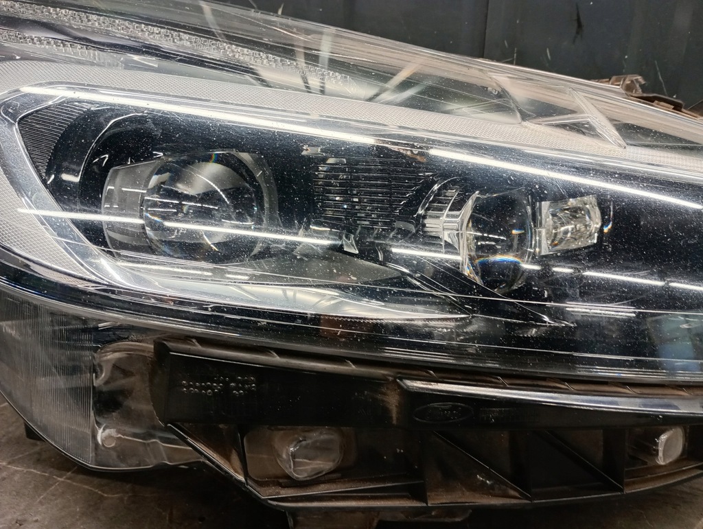 EM2B-13W029-CM Righer Ford S-Max MK2 2017 Πλήρης προβολέας LED Product image