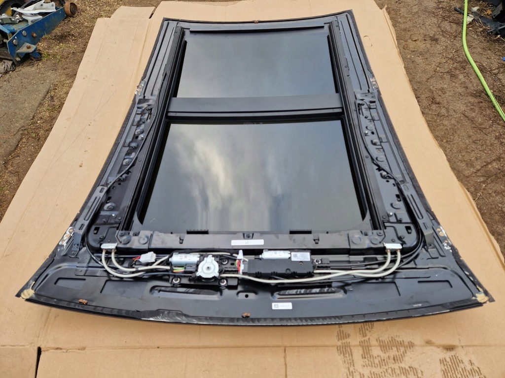 Mercedes GLC 254 Panorama Roof Sunroof Product image
