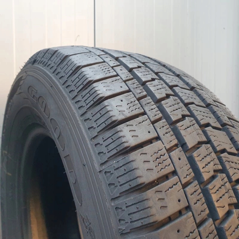 λαβή χιονιού Goodyear Cargo UltraGrip 2 235/65R16 115/113 R (3PMS Product image