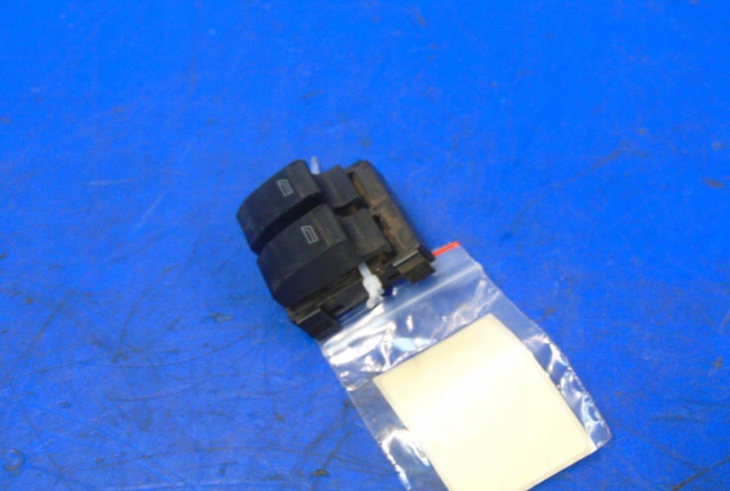 Audi A3 8L 1.6 8V Glass Glass 8L0959851 Product image