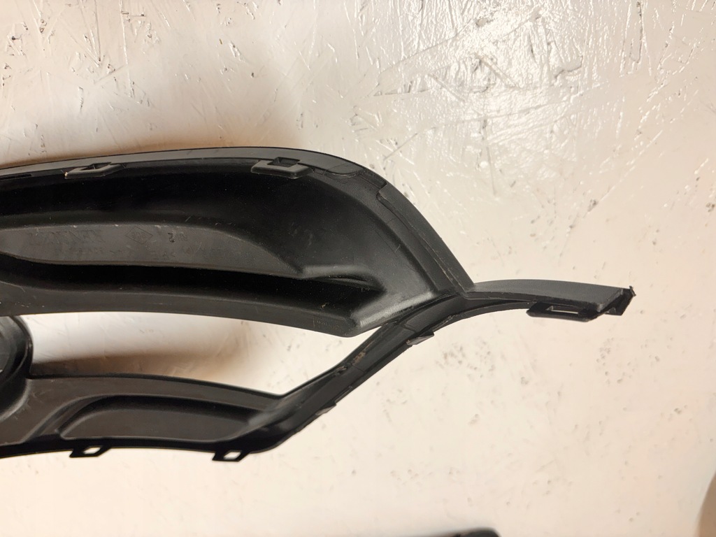 RENAULT MEGANE III LIFT - GRILL BUMPER ΑΡΙΣΤΕΡΑ 261A32193R ΔΕΞΙΑ 261A25882R Product image