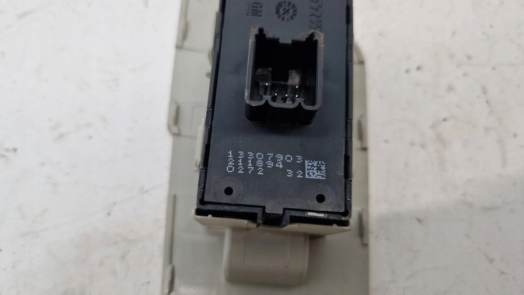 ΔΙΑΚΟΠΤΗΣ ΚΟΥΜΠΙ ΠΑΡΑΘΥΡΟΥ Saab 9-5 95 NG 13307903 Product image