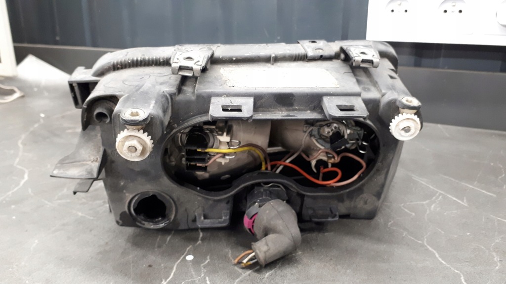 963035-00 Αριστερά προβολέας Audi A3 Hella 8L 97R Product image