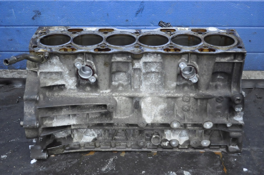 VOLVO S80 V70 XC70 XC90 3.2 B ENGINE BLOCK B6324S Product image