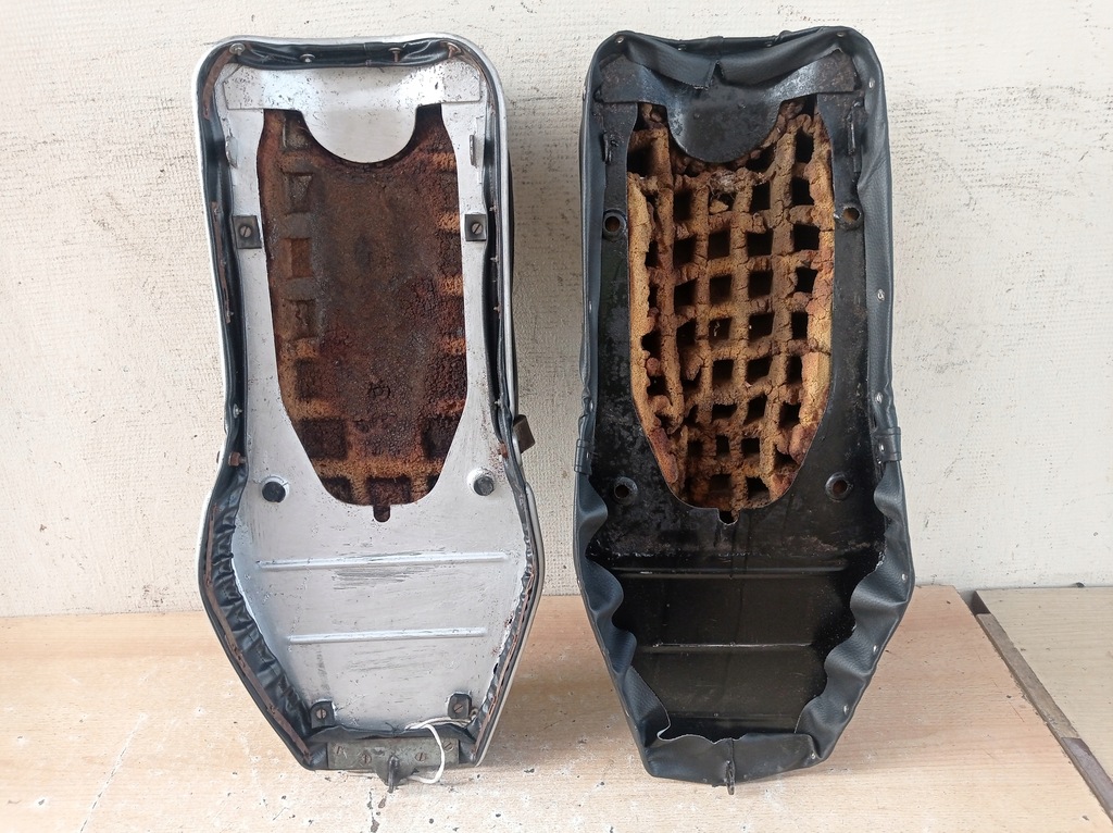 SHL M11 - Μέρη - Καθισμένος - Couch x 2 - (1+2) Product image