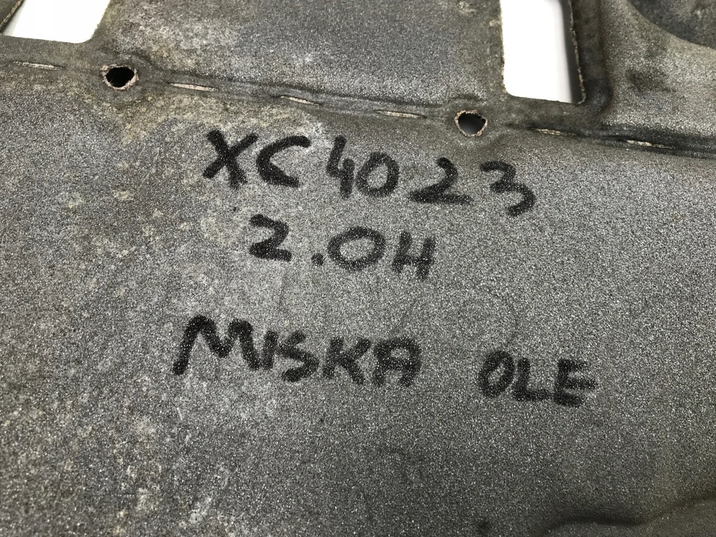 VOLVO XC 40 XC40 2023 2.0 HYBRID HUSING OIL TAN COVER 32335621 Product image