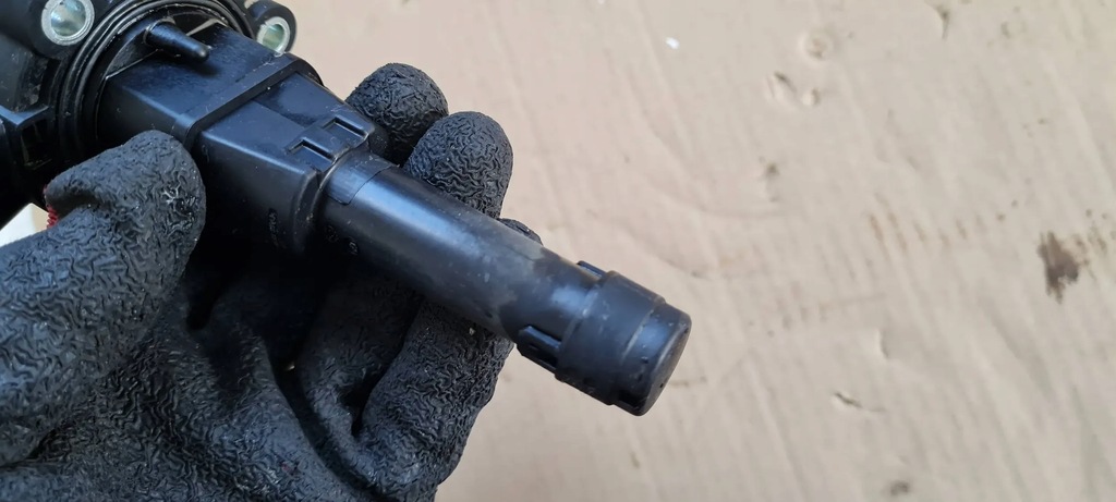 S6 C7 4G LIFT OIL LEVEL SENSOR 4.0 TFSI 079907660A A4 B9 8W A5 A6 A7 Product image