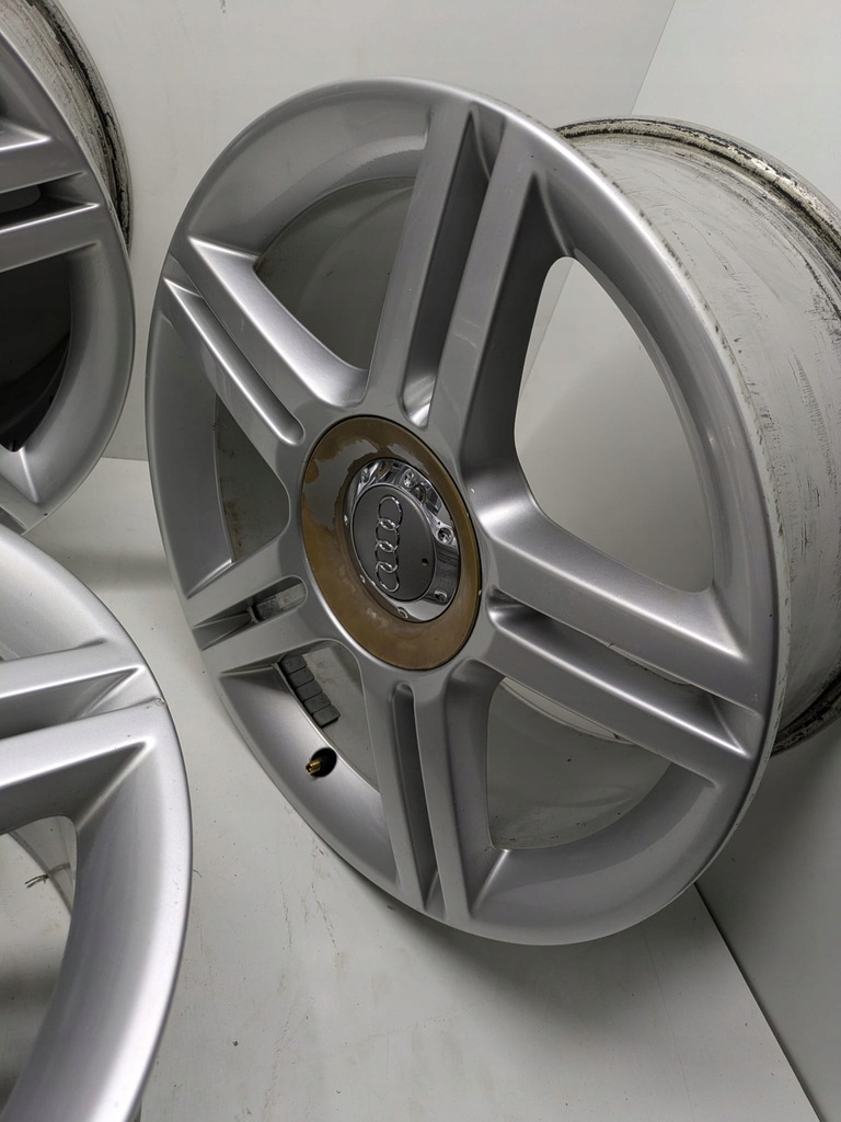 Ζάντες αλουμινίου R17 5x112 Et45 Audi 8E0601025AS Product image