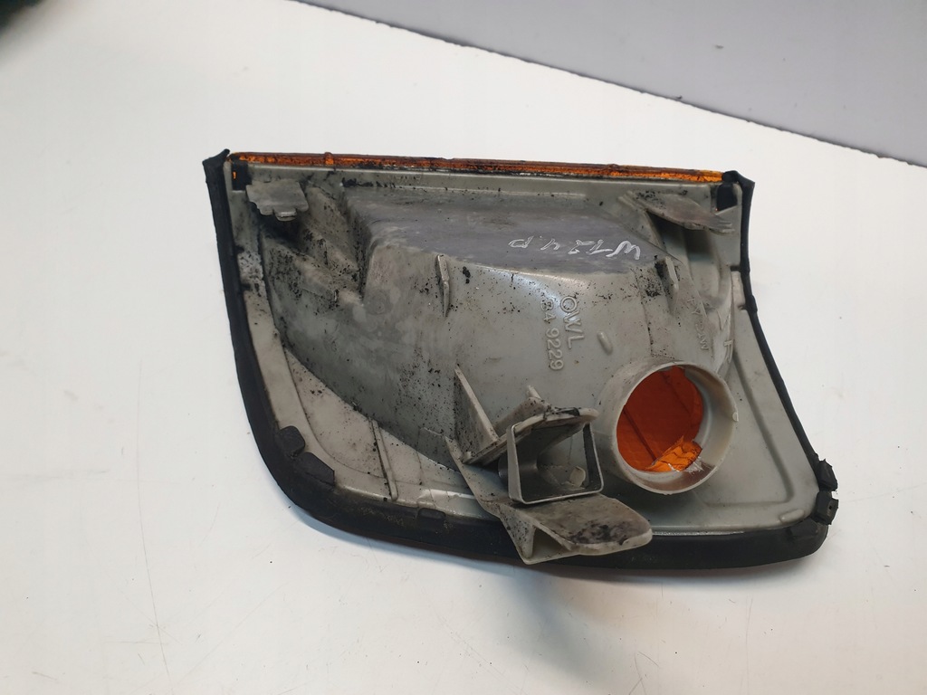 ΜΠΡΟΣΤΙΝΟ ΔΕΞΙΑ MERCEDES-BENZ W124 Product image