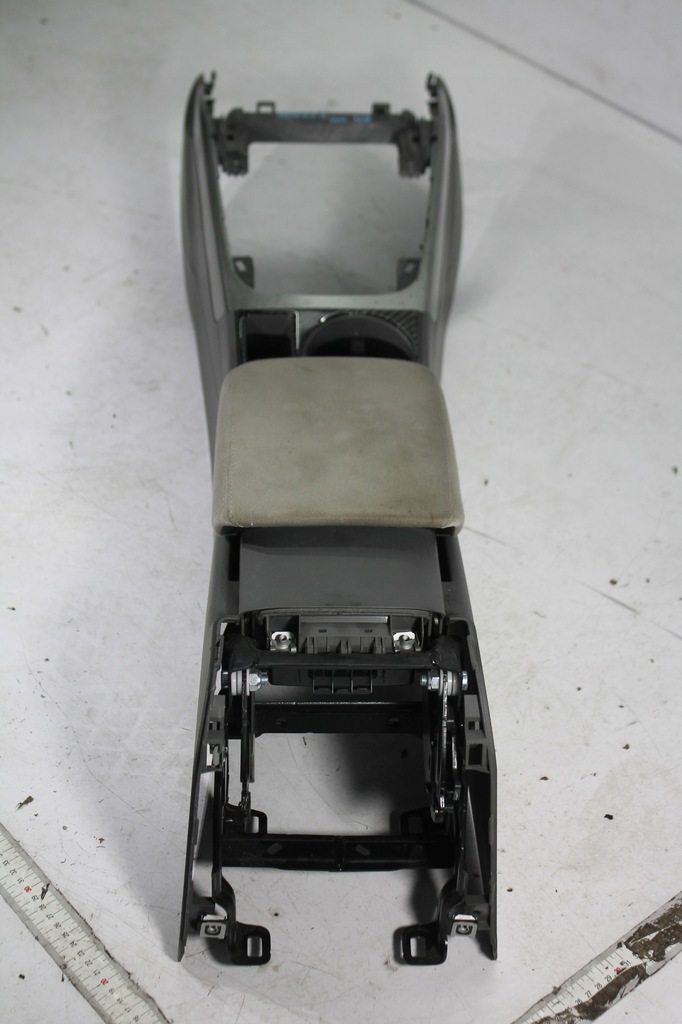 ΚΕΝΤΡΙΚΟ ΒΡΑΧΙΟΝΙΟ ΤΟΥΝΕΛ AUDI A4 B8 07-15 Ε.Ε Product image