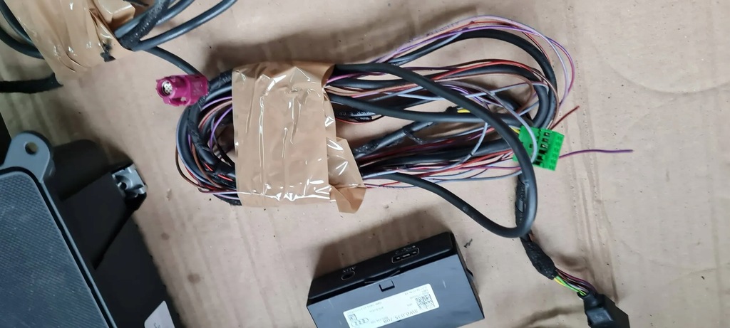 A5 ΦΟΡΤΙΣΤΗΣ 8W ΘΥΡΑ USB ΤΟΠΟΘΕΤΗΣΗ ΚΑΛΩΔΙΩΝ 8W0035708A A4 B9 8W Product image