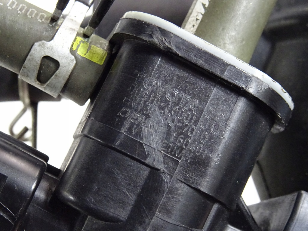 YARIS III 1.5 HYBRID VACUUM HHOES SENSOR 17880-0M090 90910-TC001 Product image