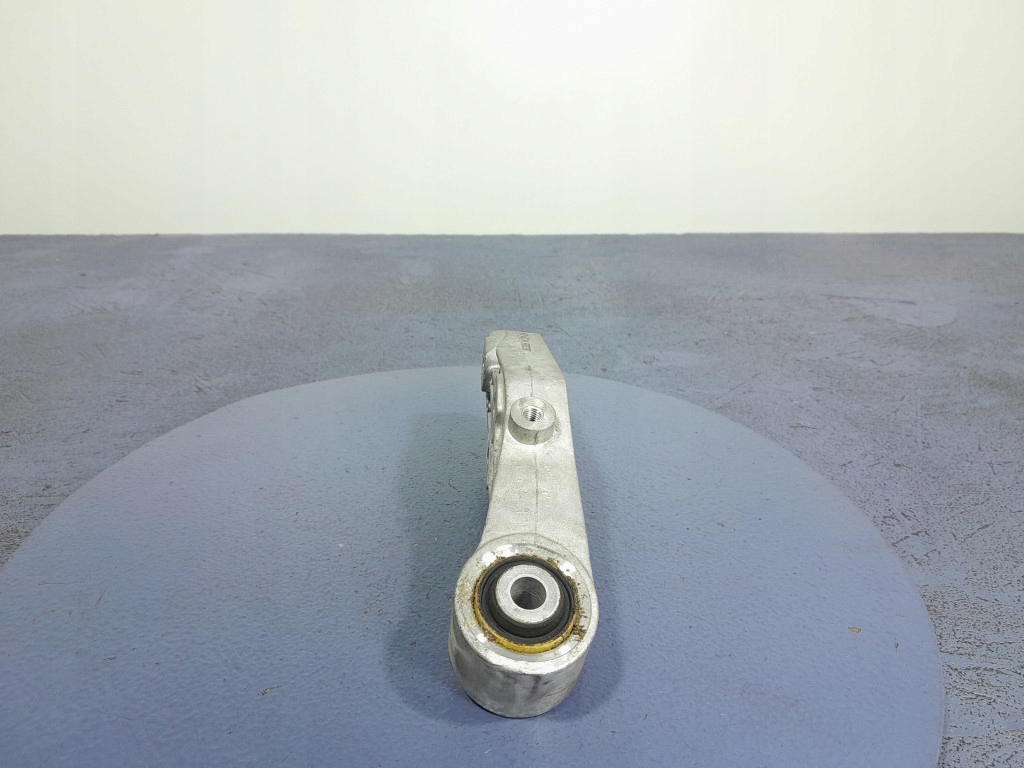 VOLVO XC40 I ​​LIFT 2.0 B3 HYB 163 HP GEARBOX MOUNT AUT 32138290 Product image