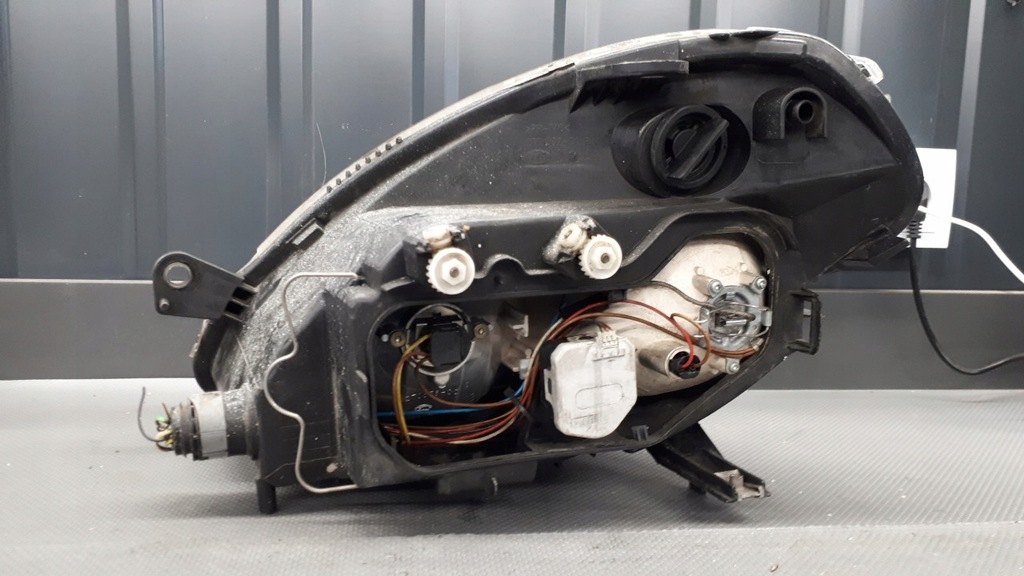 270532-00r Δεξιά Lancia Ypsilon II Hella Product image
