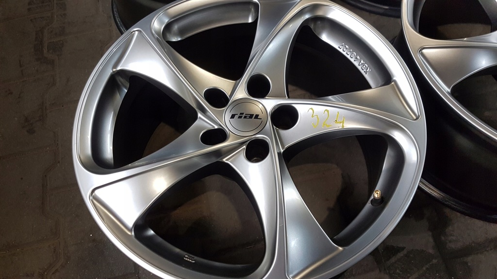 RIAL RIMS 8,5'X 18 ET 30 KBA 48727 5X112 Product image