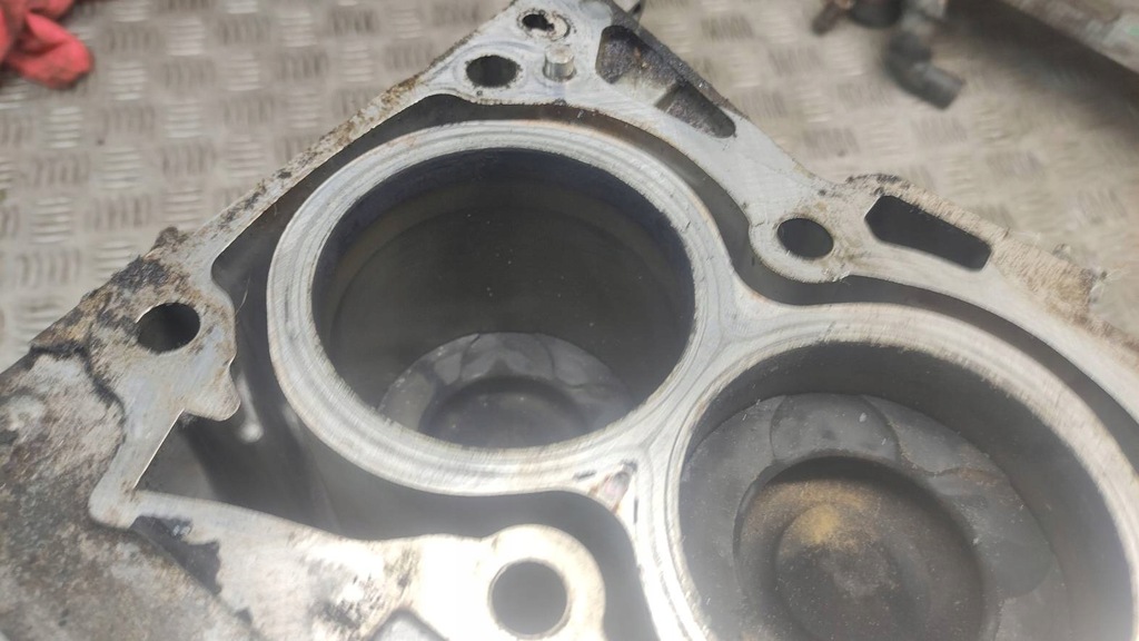 ΚΑΤΩ ΜΠΛΟΚ ΚΙΝΗΤΗΡΑ + ΕΜΒΟΛΑ + ΑΞΟΝΑΣ TOYOTA 2AD 5722773 2.0 D4D Product image