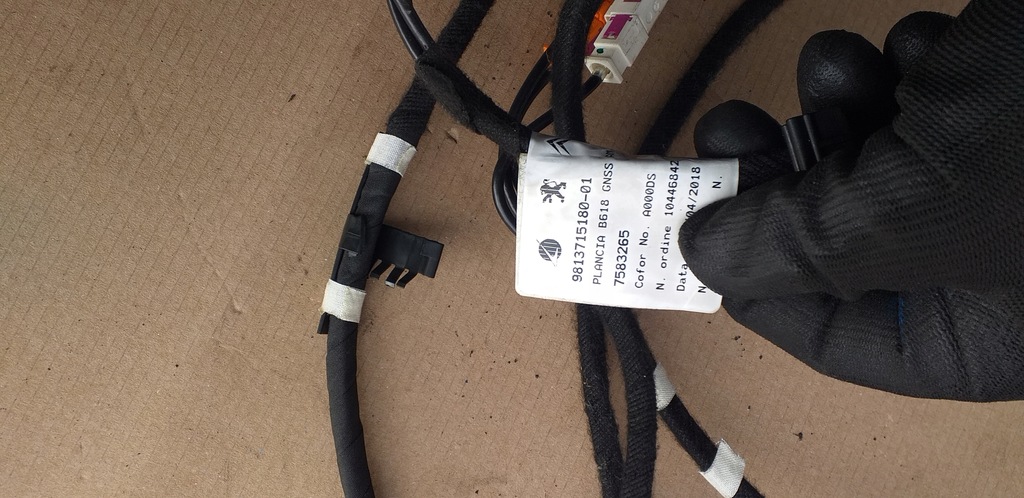 Citroen C3 III 16r - κεραία οροφής NAVI + πλεξούδα 9819669580 9813715180 Product image