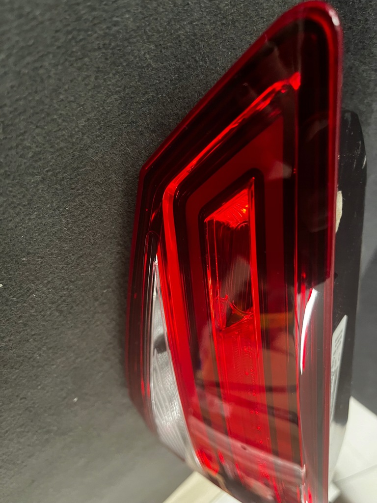 Πίσω LAMP LAW SEAT ATECA 575945308D Perfect Product image