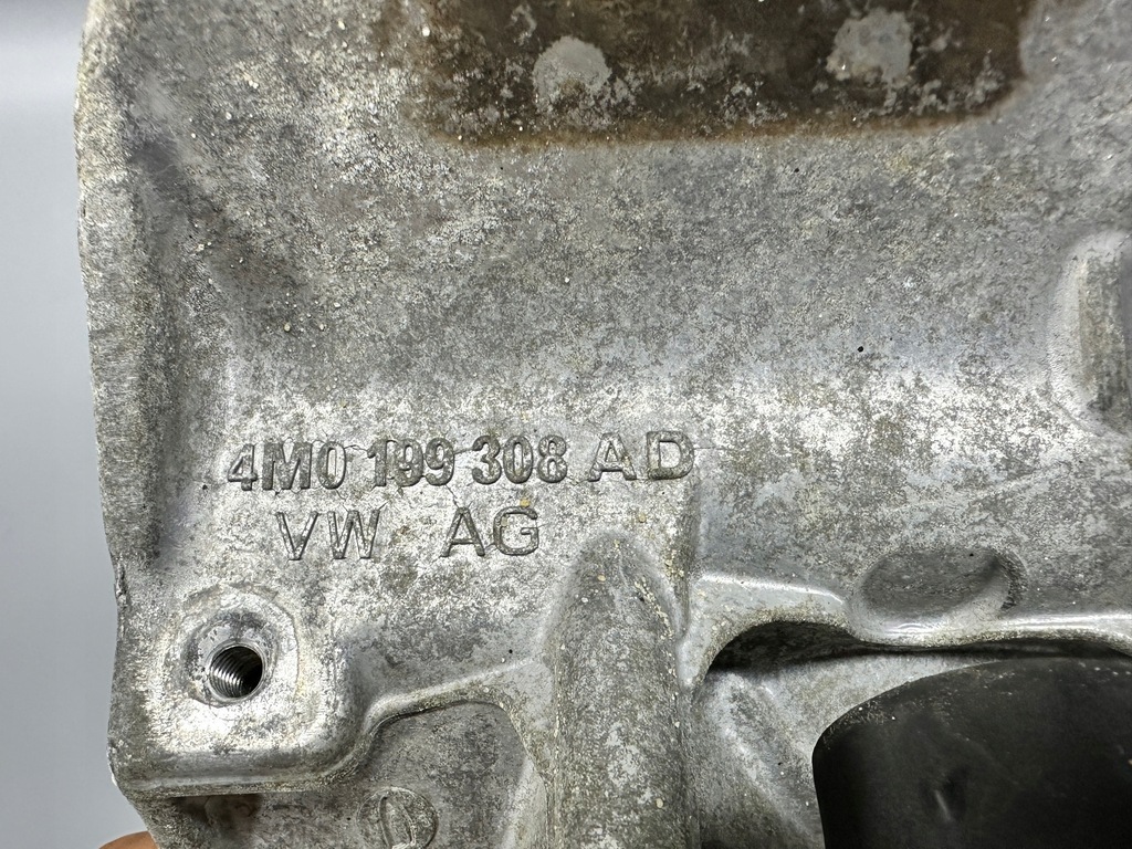 AUDI A4 B9 A5 F5 8W 2.0TDI Στήριγμα ΚΙΝΗΤΗΡΑ ΔΕΞΙ ΔΕΞΙΟ 4M0199308AD Product image