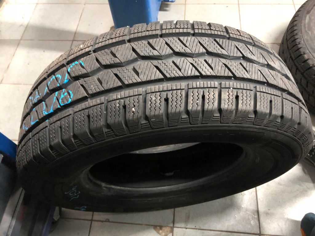 ΕΛΑΣΤΙΚΟ HANKOOK INTERICEPT LV 235/65 R16 C 8mm 2020 Product image